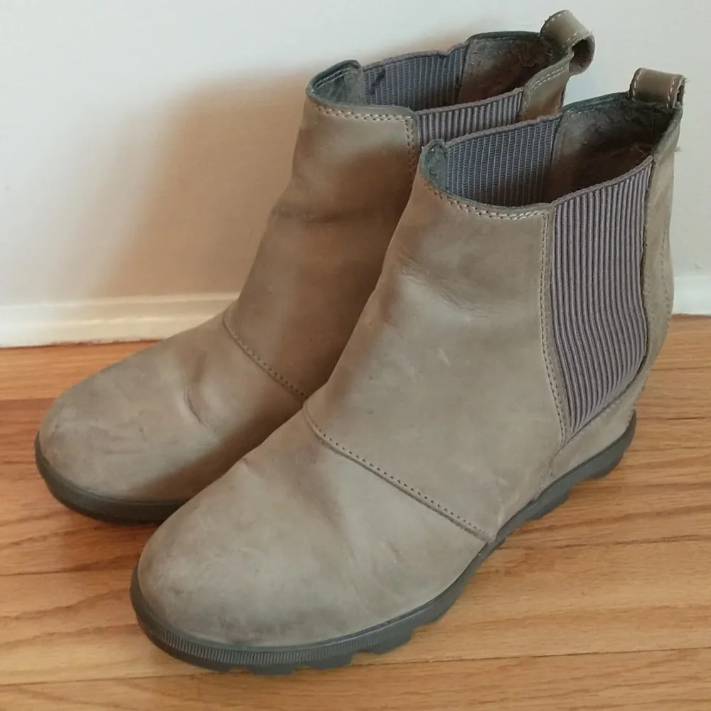 Sorel Joan of Arc wedge Chelsea leather‎ bootie